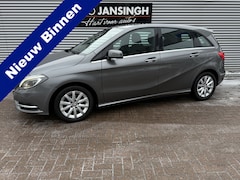 Mercedes-Benz B-klasse - 180 Ambition met 102.081 km Ndl auto | Clima | Cruise control | LM Velgen | Trekhaak | Per