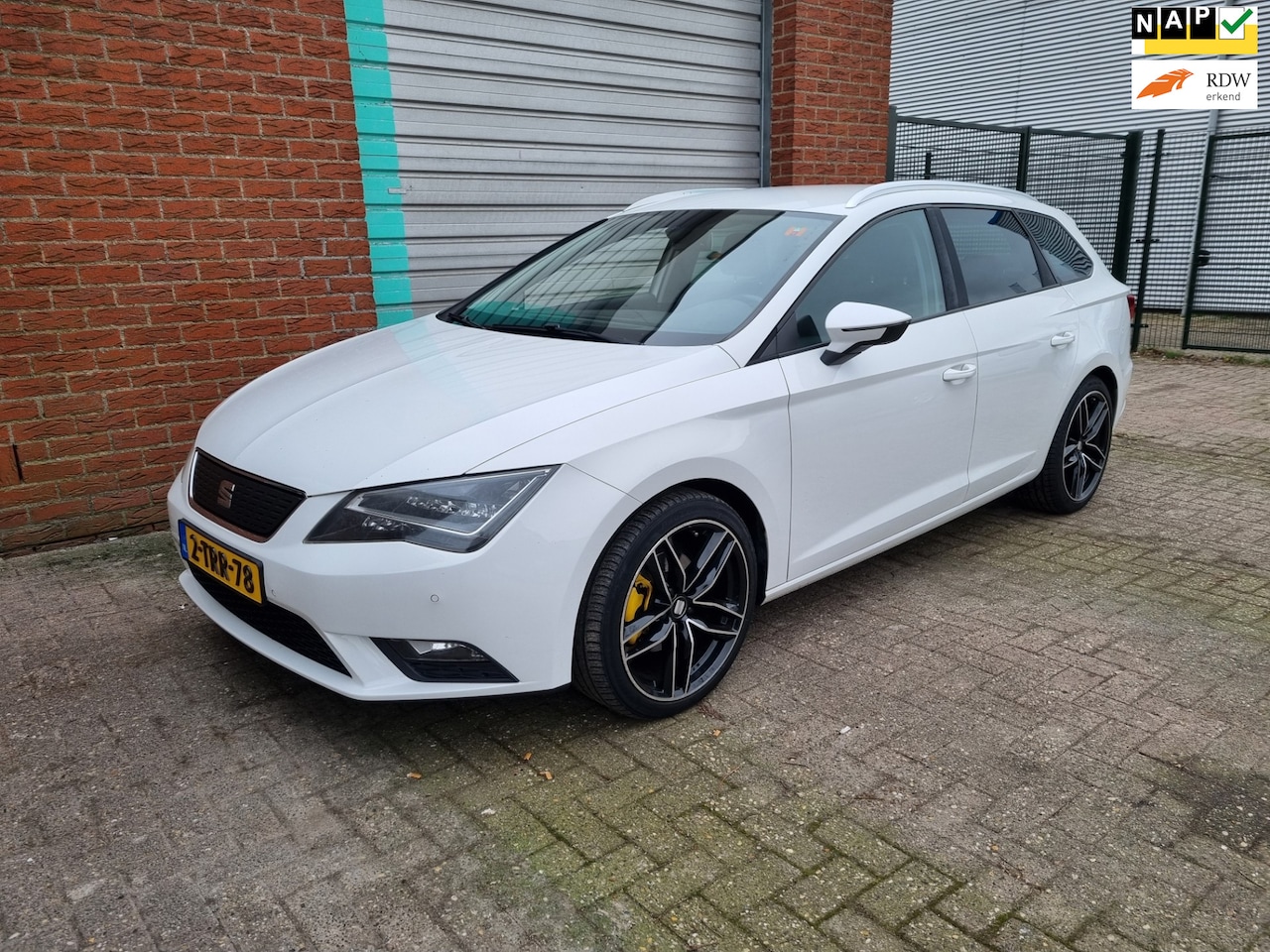 SEAT Leon ST - 1.6 TDI Style Business Ecomotive NAV.+ Clima Bj:2014 NAP! - AutoWereld.nl