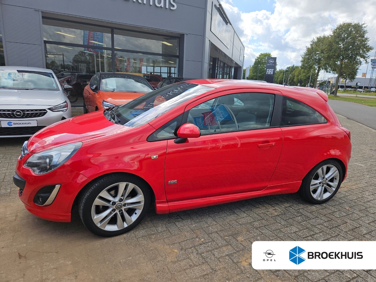 Opel Corsa - 1.4 Turbo Cosmo / Navigatie / Parkeersensoren / Climate Control / Cruise Control / 17'' LM - AutoWereld.nl