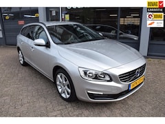Volvo V60 - 1.5 T2 Kinetic , Automaat, Navi, PDC voor-achter, Sport lederen stoelen , Cruise contr. Ra