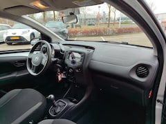 Toyota Aygo X - X-FUN 5-DEURS AIRCO BLUETOOTH EL-RAMEN 4S-BANDEN NL-AUTO