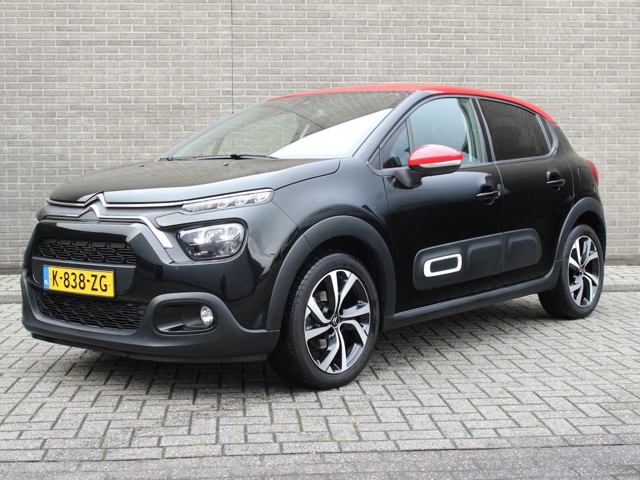 Citroën C3 - 1.2 PureTech Shine CruiseControl, Elektr. Ramen, Applecarpl./Andr. Auto, Navigatie, Achter - AutoWereld.nl