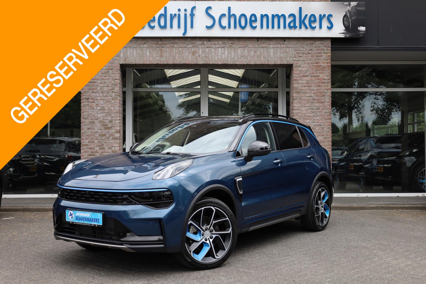 Lynk & Co 01 - 1.5 261PK! 6.6 Kwh LADEN! MY23 ZWARTE-HEMEL 360-CAMERA PANO/SCHUIF INFINITY ZWARTE-HEMEL D - AutoWereld.nl