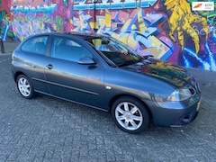 SEAT Ibiza - 1.4-16V Sensation digitale airco sport velgen Elektrische ramen cv sportieve looks nette a