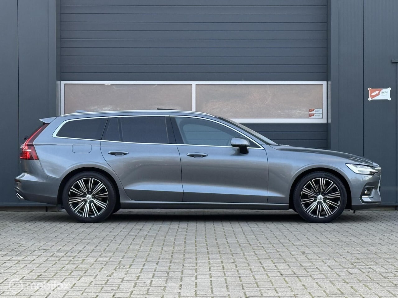 Volvo V60 - 2.0 D4 INSCRIPTION Geartronic-8 /HeadUp/Harman-Kardon/PilotAssist/360cam/Vol-Optie - AutoWereld.nl