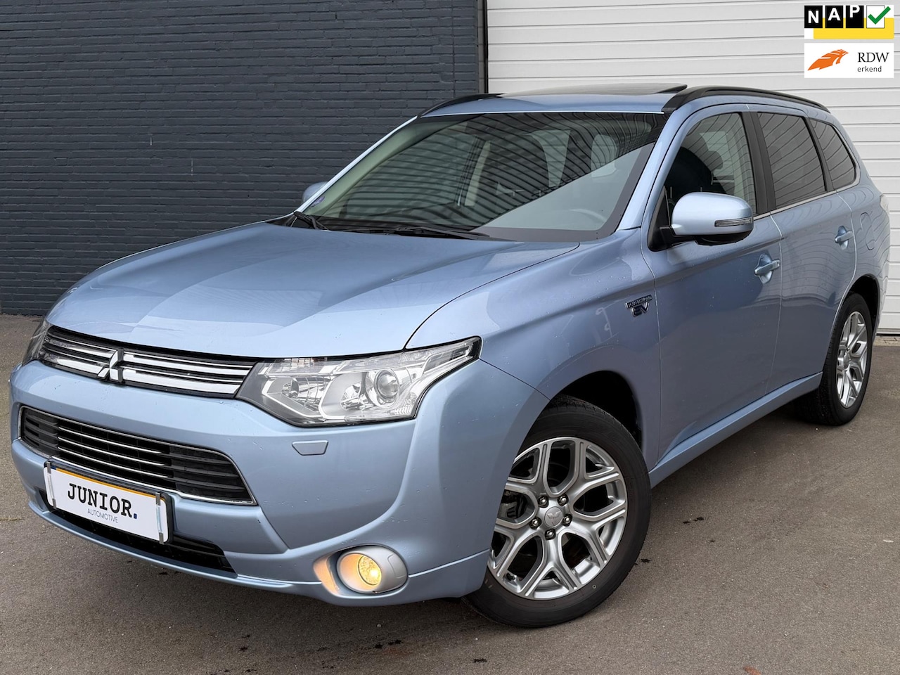 Mitsubishi Outlander - 2.0 PHEV instyle SCHUIFDAK/LEDER/STOELVERWARMING/CRUISE - AutoWereld.nl