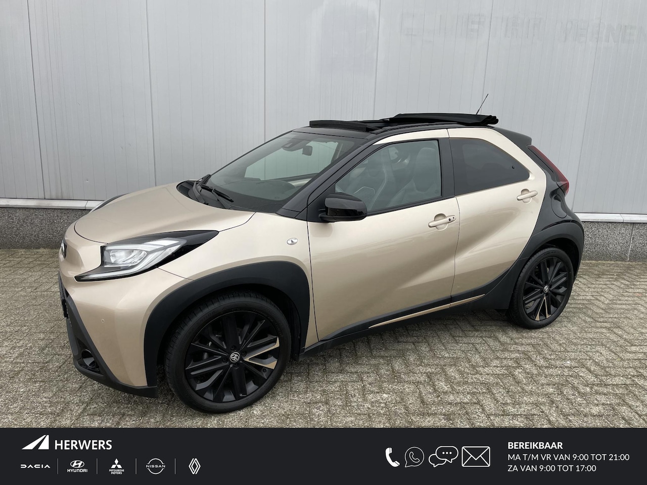 Toyota Aygo X - 1.0 VVT-i S-CVT Premium / Schuifdak / JBL Audio / Stoelverwarming / Navigatie / Camera / K - AutoWereld.nl