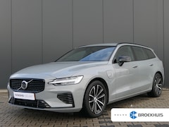 Volvo V60 - T6 Plug-in hybrid AWD Plus Dark | Trekhaak | Harman/Kardon | Verwarmbare Stoelen / Stuurwi