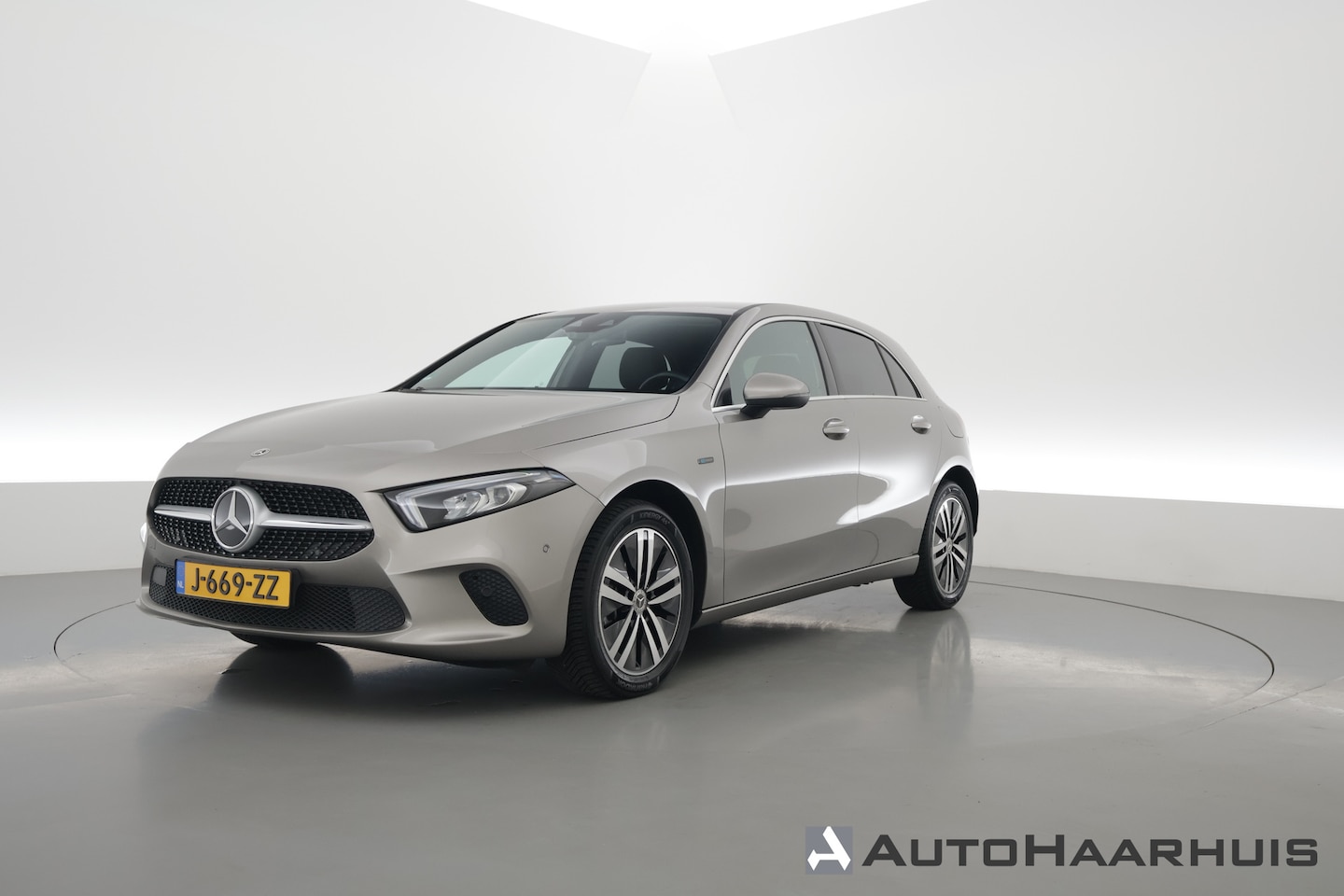 Mercedes-Benz A-klasse - 250 e Business Solution Luxury Limited | Elek. Trekhaak | Leder | Stoelverw. | Navi | Came - AutoWereld.nl