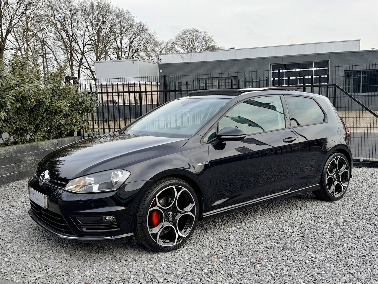 Volkswagen Golf - 1.4 TSI R-Line Panodak|Navi|Carplay|Cruis|LED Zwart - AutoWereld.nl