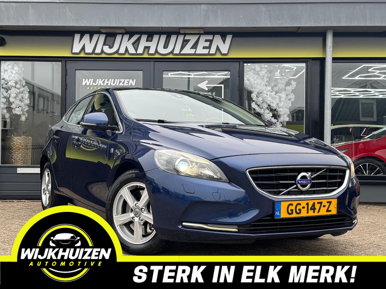 Volvo V40 - 2.0 D4 Ocean Race met Panorama dak !!! Leder !!! Navigatie !!! Nap !!! - AutoWereld.nl