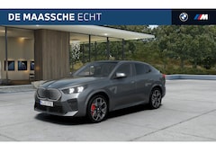 BMW iX2 - eDrive20 / Panoramadak / Trekhaak / M Sportstoelen / Head-Up / M Adaptief onderstel / Park