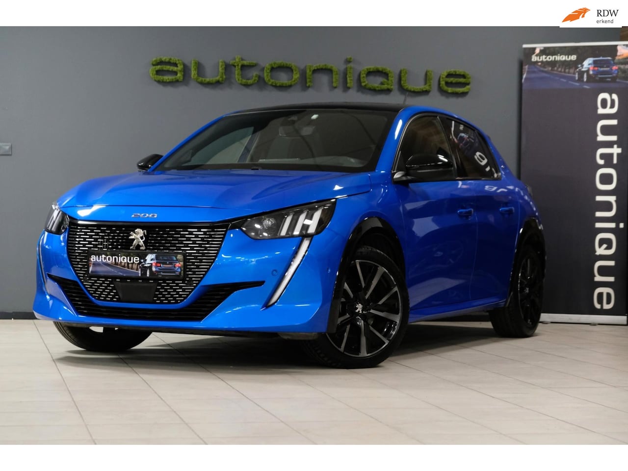 Peugeot 208 - 1.2 PureTech GT Pack *PANORAMADAK* Leder/Alcantara|Apple Carplay/Camera - AutoWereld.nl