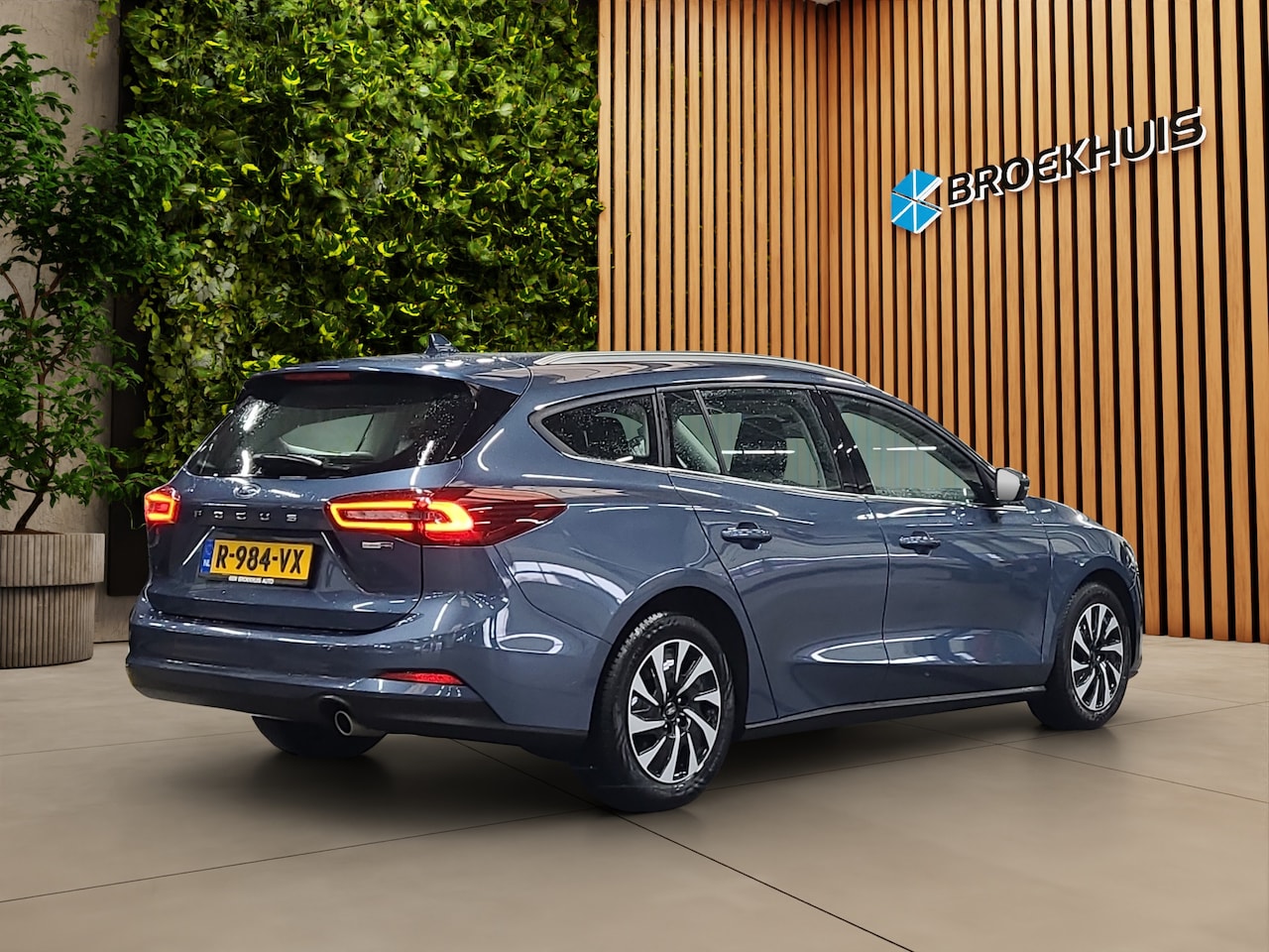Ford Focus Wagon - 1.0 EcoBoost Hybrid Titanium | All season | Navi | Apple Carplay | Cruise | Lane Assist | - AutoWereld.nl