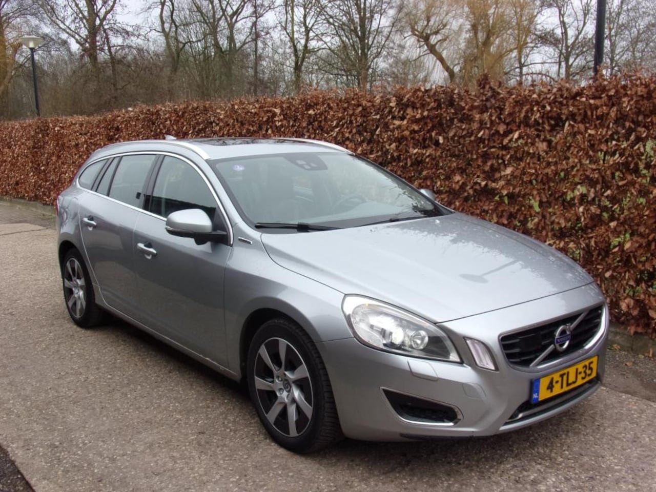Volvo V60 - 2.4 D6 AWD Plug-In Hybrid Pure Limited 2.4 D6 AWD Plug-In Hybrid Pure Limited - AutoWereld.nl