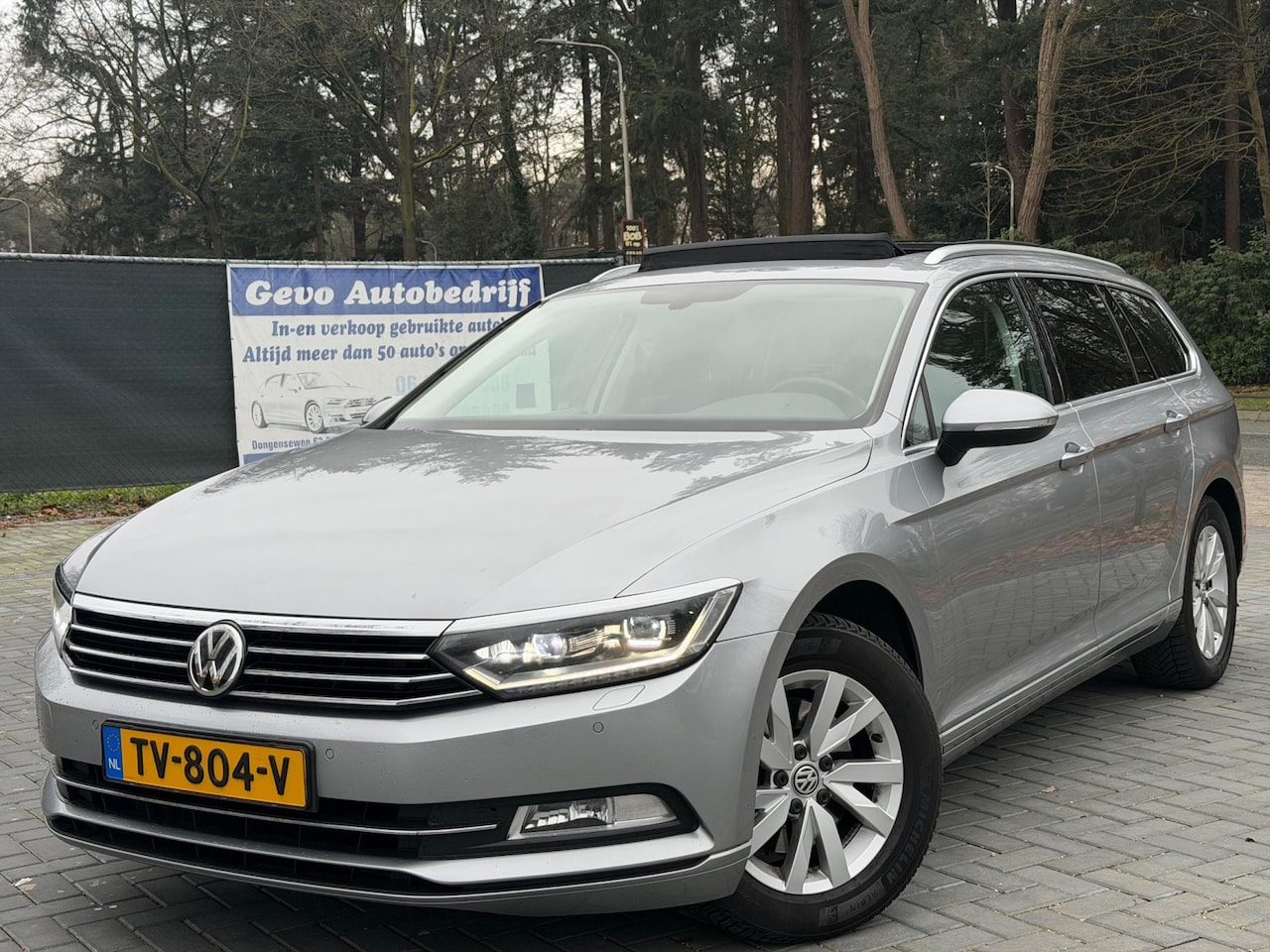 Volkswagen Passat Variant - 2.0 TDI Comfortline Business/Airco/Pano/Trekhaak/Cruise/automaat - AutoWereld.nl