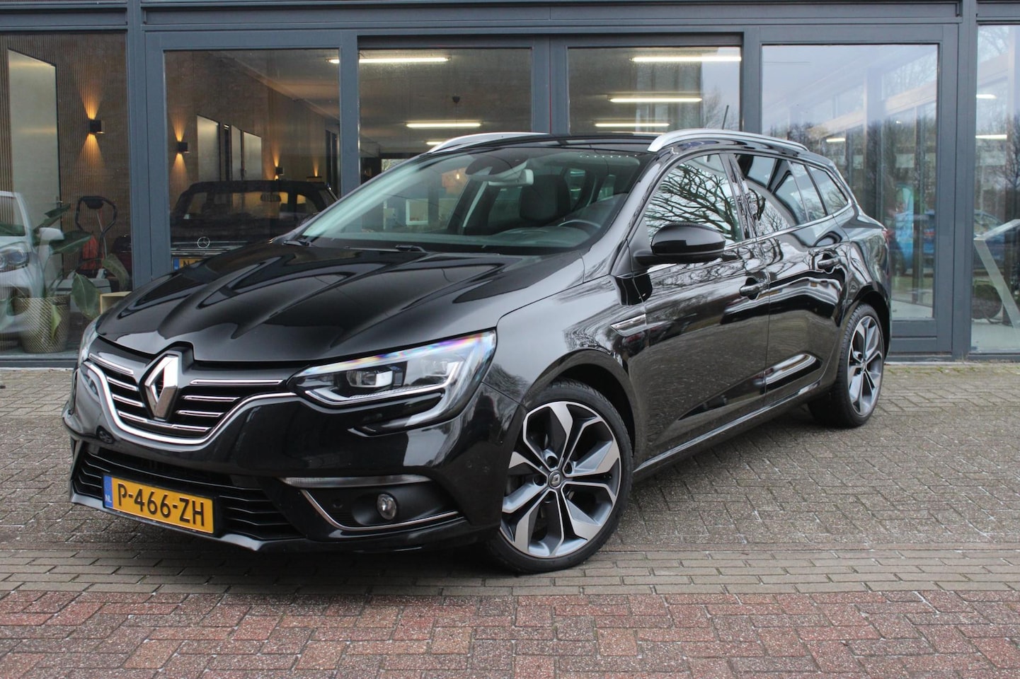 Renault Mégane Estate - 1.2 TCe GT-Line | Trekhaak | Head-up display | Massage | Cruise | Stoelverwarming | Bose-a - AutoWereld.nl
