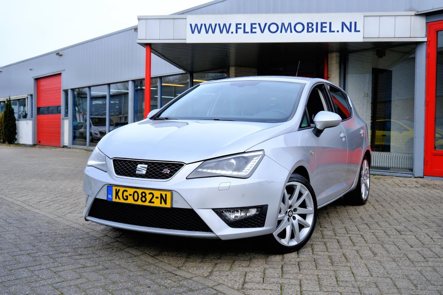 SEAT Ibiza - 1.0 EcoTSI FR Connect Aut. Xenon|Navi|Clima|LMV - AutoWereld.nl