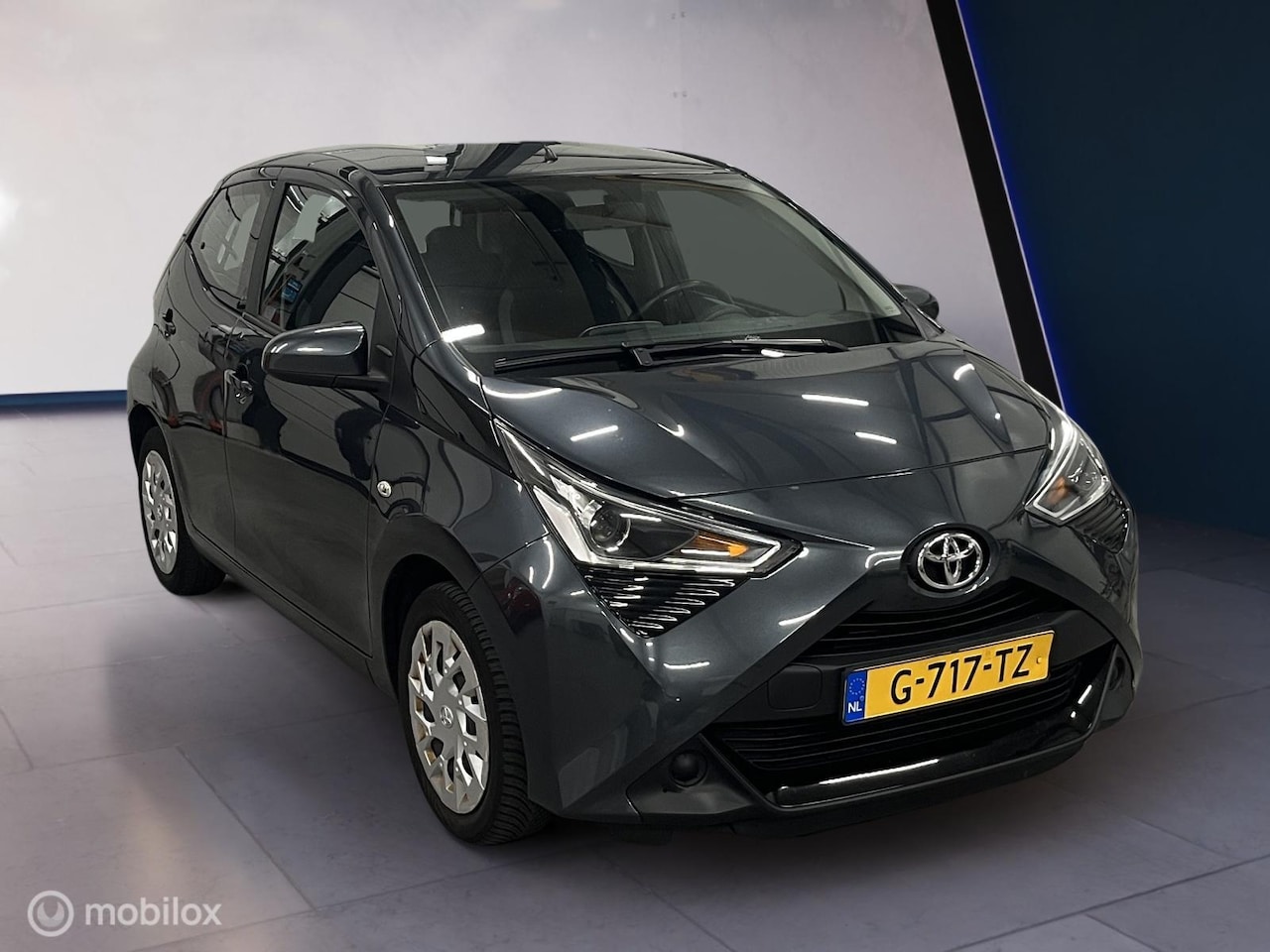 Toyota Aygo - 1.0 VVT-i x-play ✓Applecar✓Limiter✓Airco✓Camera - AutoWereld.nl