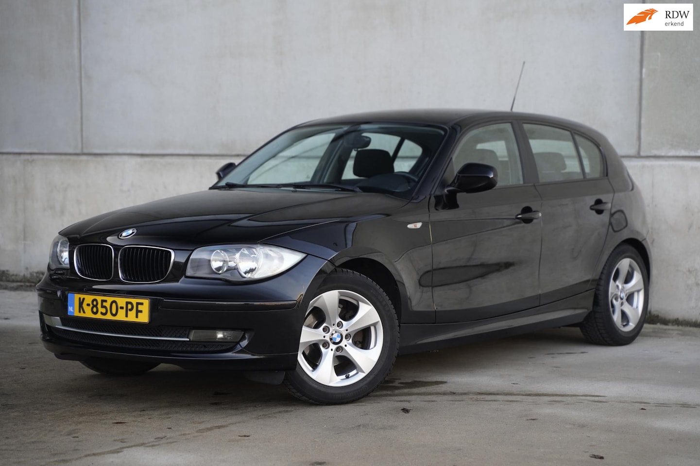 BMW 1-serie - 116i LCI, Stoelverwarming, Pdc, Lm velgen, NAP - AutoWereld.nl