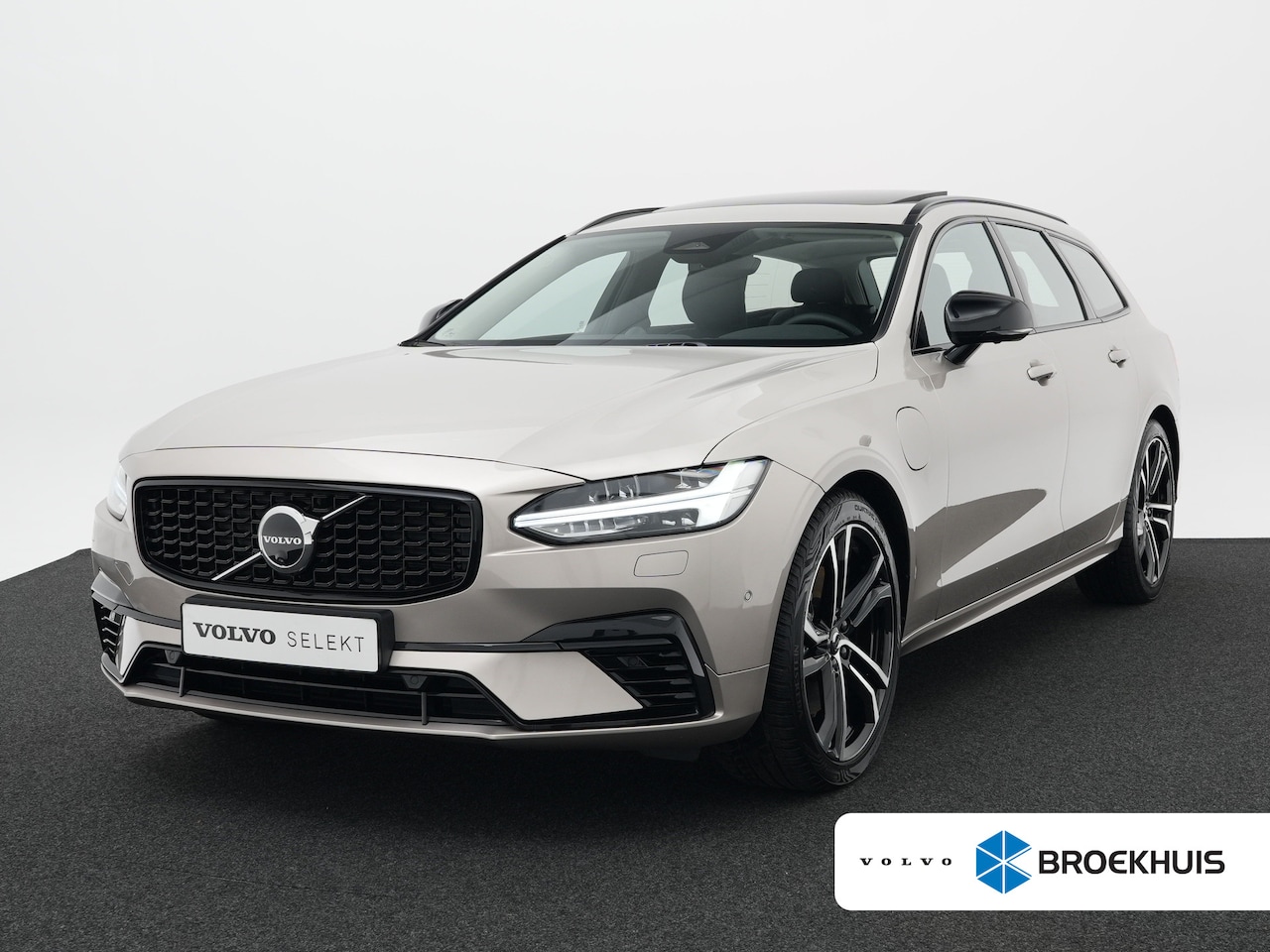 Volvo V90 - 2.0 T8 Plug-in hybrid AWD Ultra Executive Edition Dark Luchtvering | Bowers & Wilkins | Tr - AutoWereld.nl