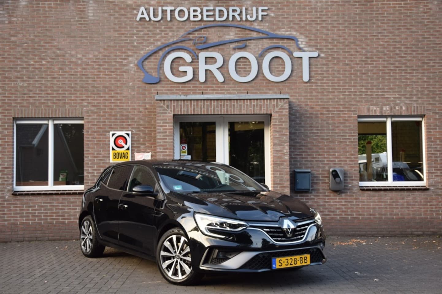 Renault Mégane - 1.6 PLUG IN HYBRID R.S. Line! - AutoWereld.nl