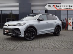 Volkswagen Tiguan - 1.5 eTSI DSG R-Line Black st 150pk /Panodak/Navi/360gr.Camera/Matrix LED/Trekh wegkl