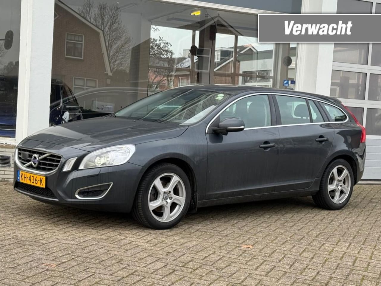 Volvo V60 - Verwacht 2.0 D3 163PK 5 -Cil Summum Aut. Xenon Navi Trekhaak - AutoWereld.nl