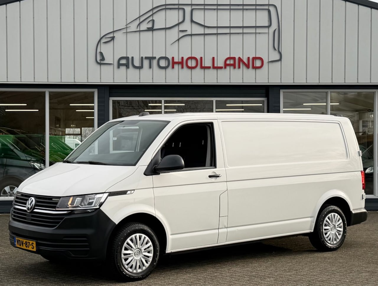 Volkswagen Transporter - 2.0 TDI 81KW 110PK L2H1 EURO 6 AIRCO/ CRUISE CONTROL/ BIJRIJDERSBANK/ PDC/ 100% DEALERONDE - AutoWereld.nl