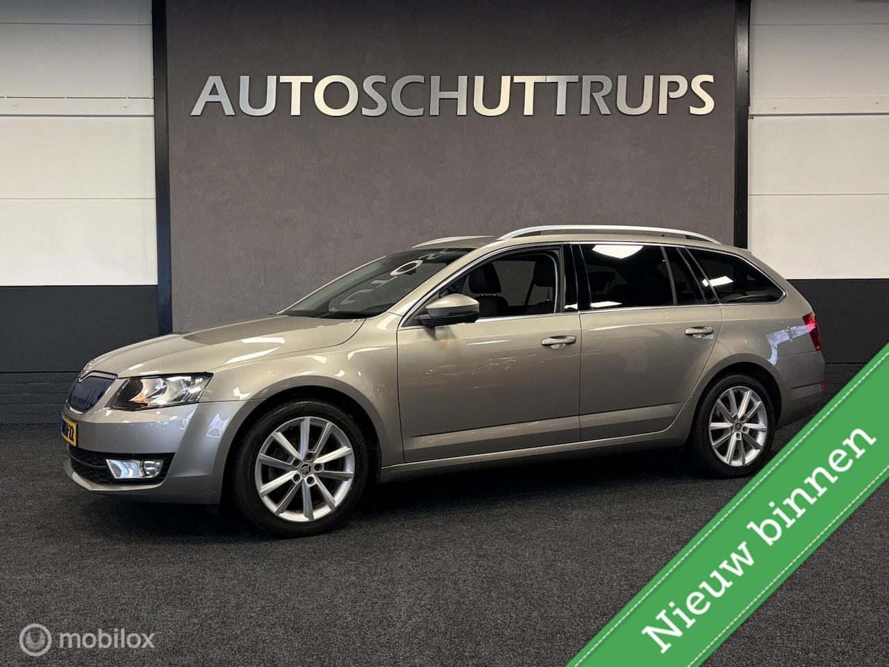 Skoda Octavia Combi - 1.2 TSI Ambition Businessline NAVI / CLIMA / CRUISE / STOELVERW. / TR.HAAK / - AutoWereld.nl