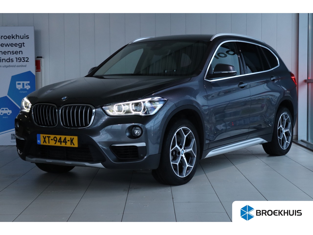 BMW X1 - sDrive20i High Executive | Adapt. Cruise | HUD | Leder | Stoelverwarming | Keyless | Camer - AutoWereld.nl