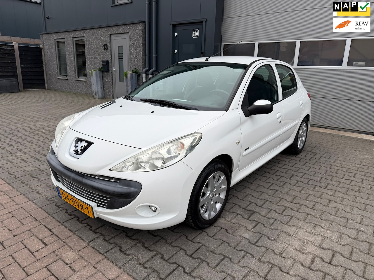 Peugeot 206 - 1.4 Sportium 5drs| Airco|Trekhaak|Distributieriem vervangen|Nieuwe APK - AutoWereld.nl