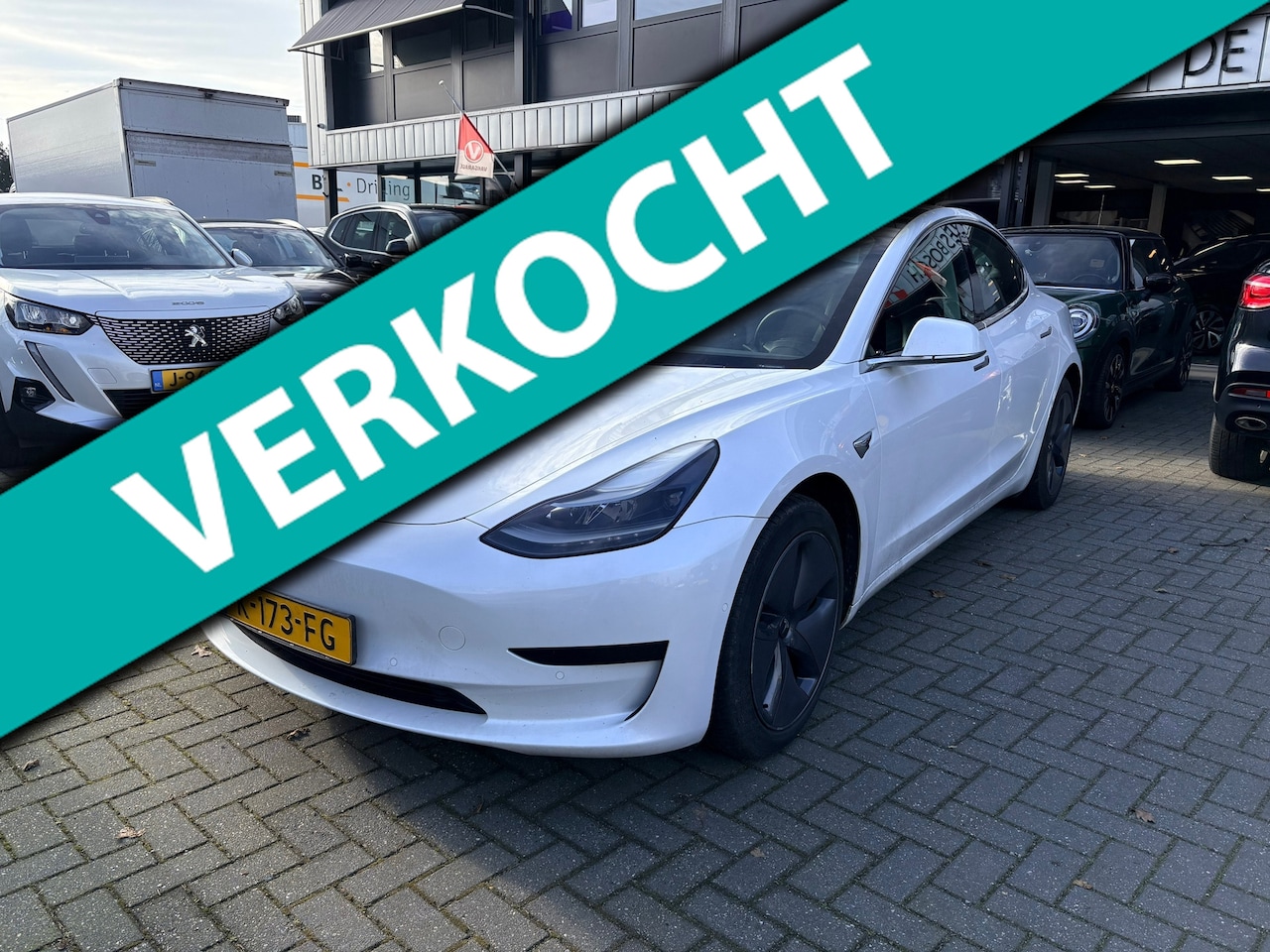 Tesla Model 3 - Standard RWD Plus 60 kWh/SOH 93%/leer/navi/camera/pano/autopilot audio premium - AutoWereld.nl