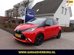 Toyota Aygo - 1.0 VVT-i X-Cite / Bi-tone (Navi, Achteruitcamera, Cruise, Lm Velgen)