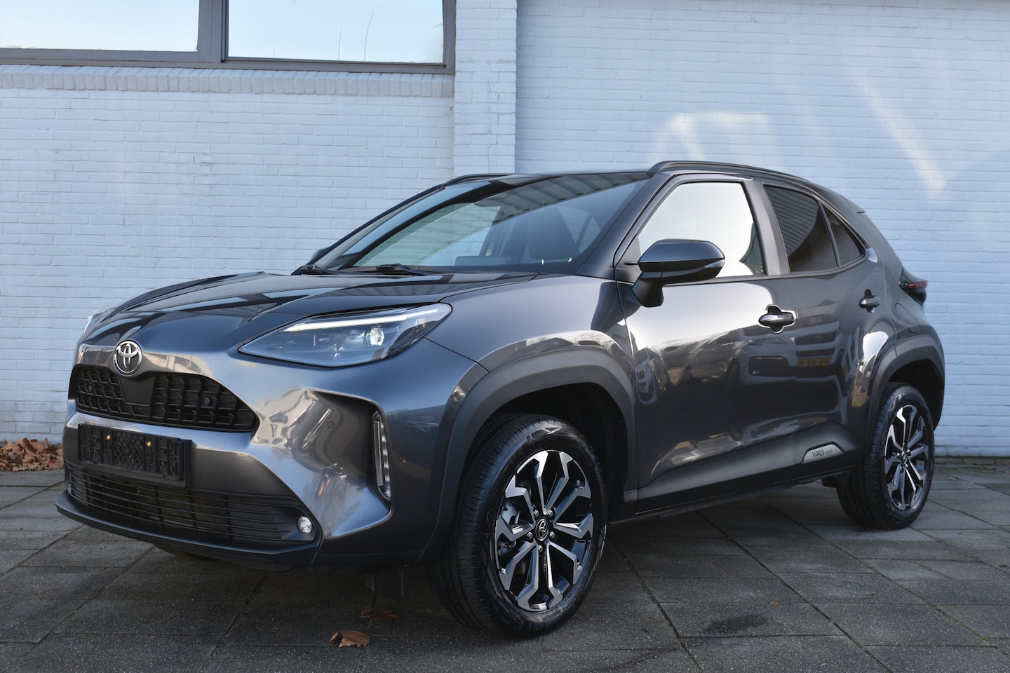 Toyota Yaris Cross - 1.5 Hybrid 115 Dynamic Limited 116pk | Stuurverwarming | Stoelverwarming | Keyless entry | - AutoWereld.nl