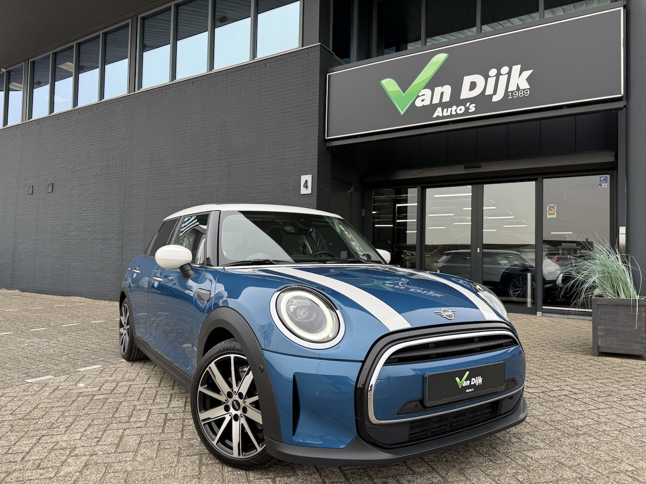 MINI Cooper - Mini 1.5 Panodak Leer Navi Camera Head-Up Keyless H+K - AutoWereld.nl