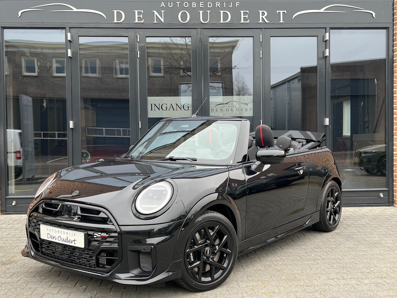 MINI Cabrio - Mini 2.0 Cooper C JCW XL AUT. Massage/Carplay/ALLE OPTIE's 2025 - AutoWereld.nl