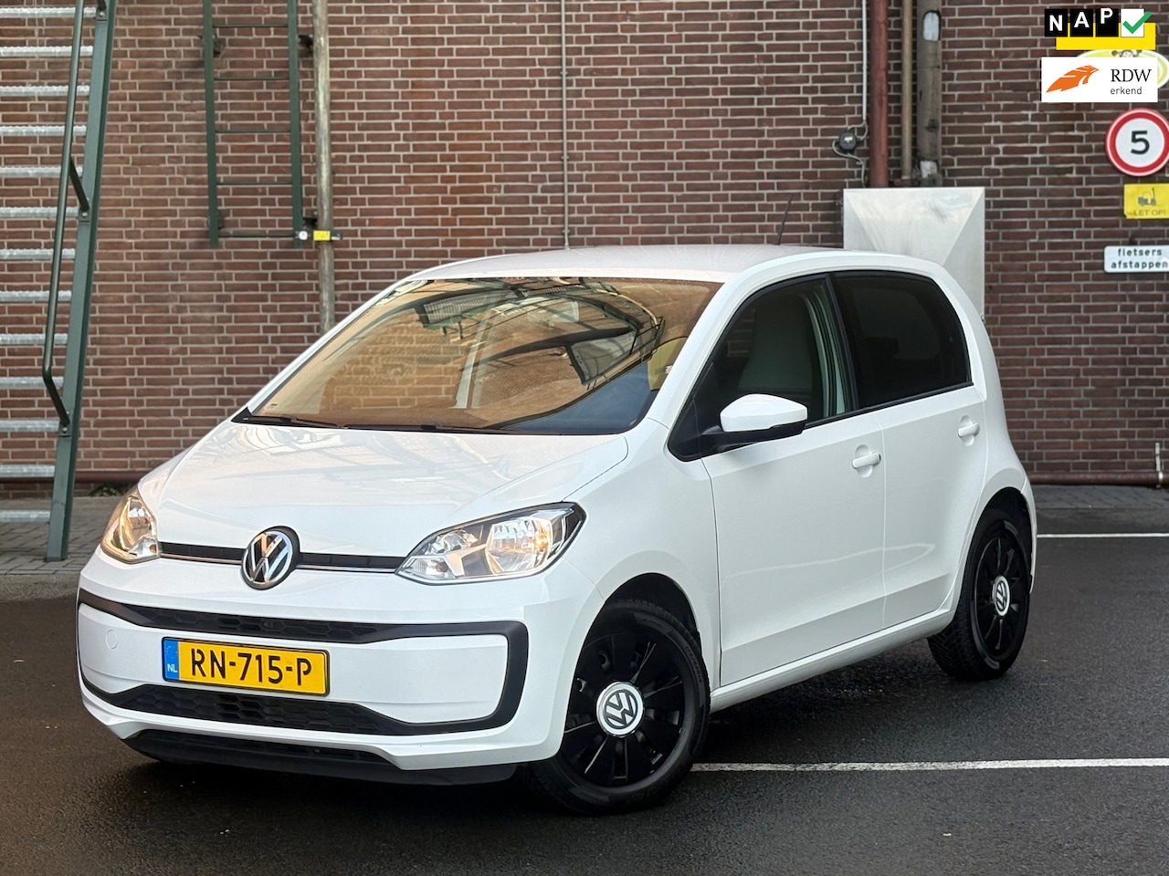 Volkswagen Up! - VW UP 1.0 - NWE APK - Rijklaar- Airco - Bluetooth - AutoWereld.nl