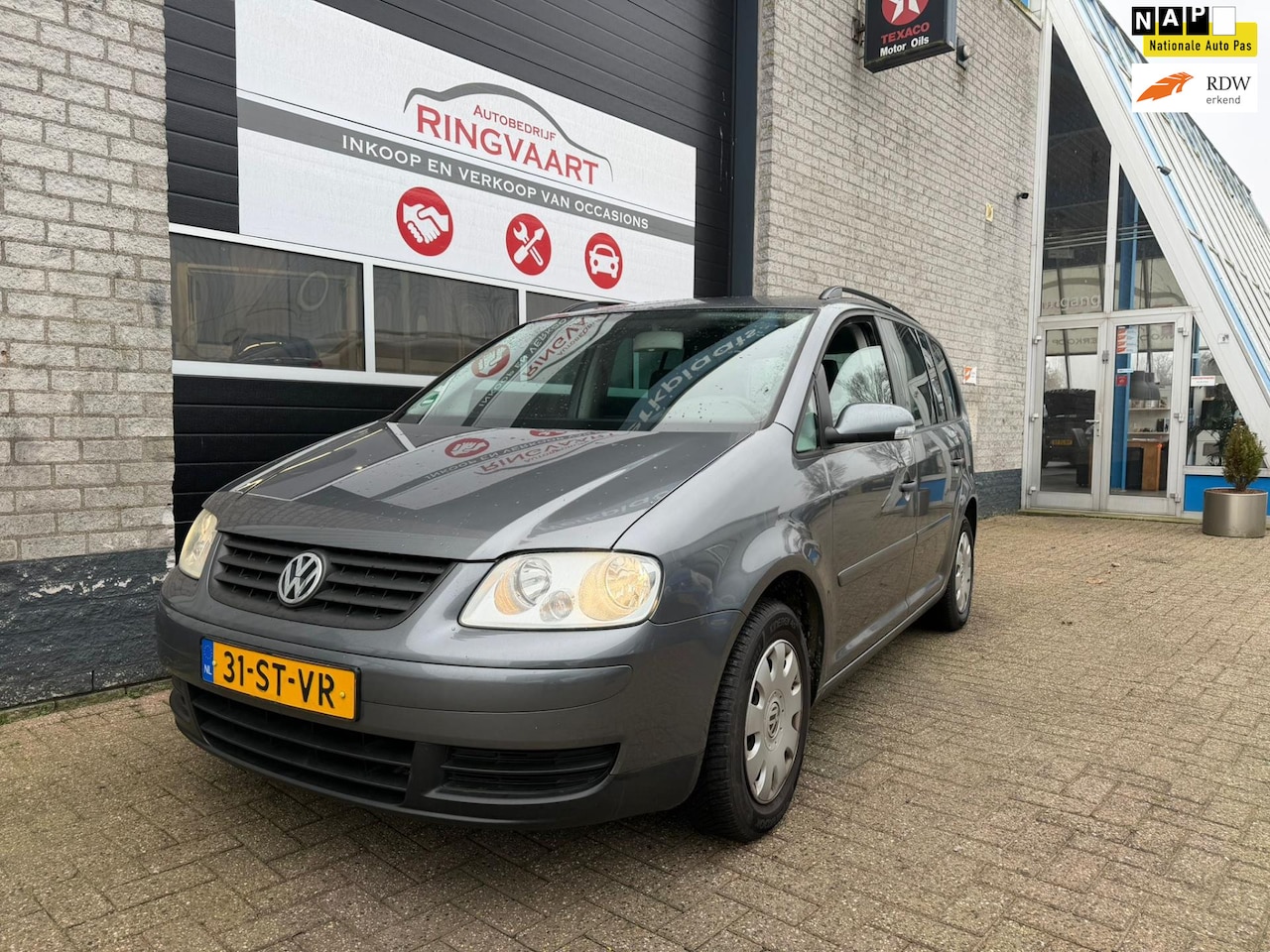 Volkswagen Touran - 1.6-16V FSI Business Met Jaar APK - AutoWereld.nl