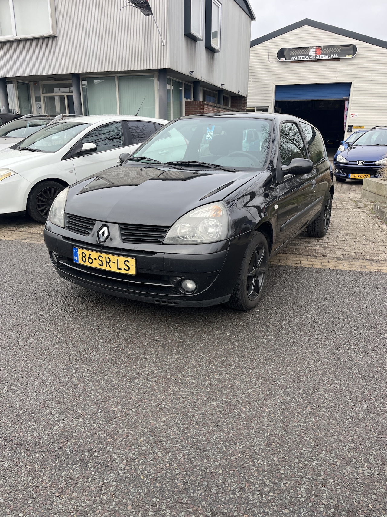 Renault Clio - 1.2-16V Community Airco. Nette sportieve Clio. Prijs is inclusief een nieuwe Apk keuring. - AutoWereld.nl