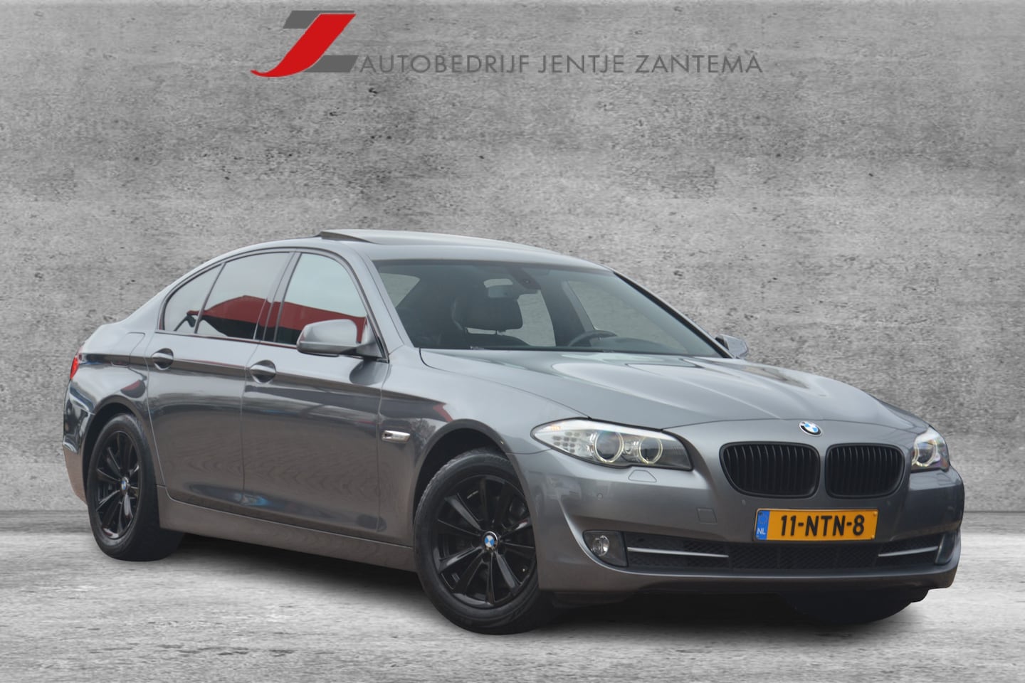 BMW 5-serie - 523i Executive | Navigatie | Clima | Schuif-kanteldak | Xenon | Comfortstoelen | - AutoWereld.nl