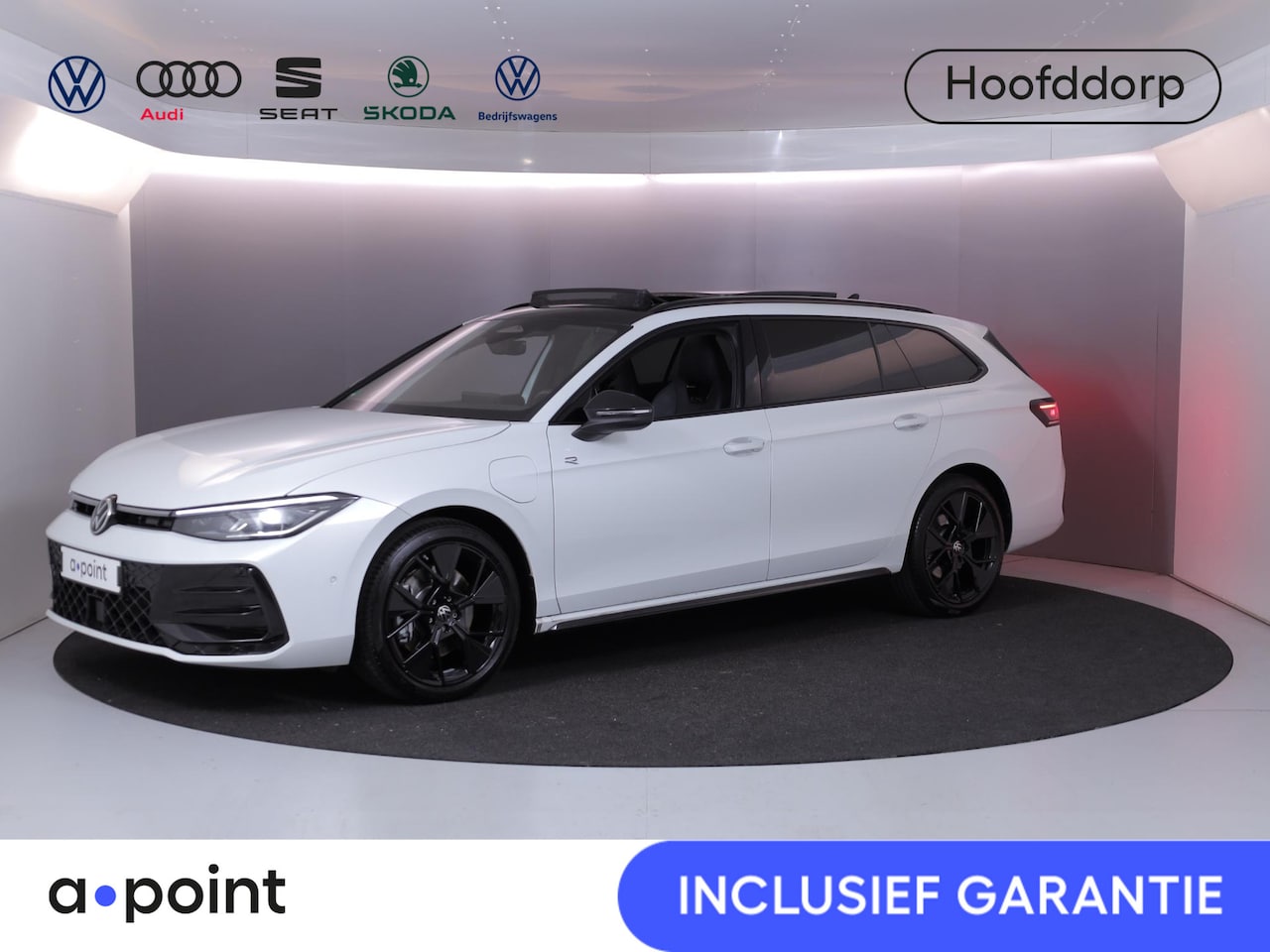 Volkswagen Passat Variant - 1.5 eHybrid R-Line Edition 272 pk Automaat (DSG) | Verlengde garantie | Navigatie | Panora - AutoWereld.nl