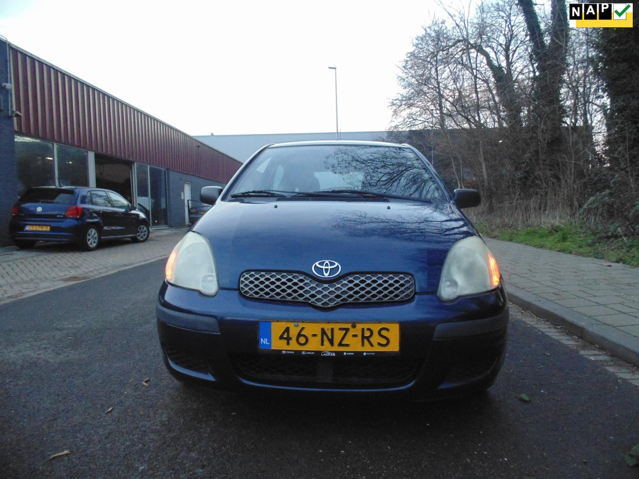 Toyota Yaris - 1.0 VVT-i Idols 2004 met trekhaak airco - AutoWereld.nl