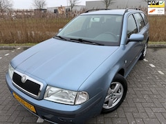 Skoda Octavia Combi - 1.6 Démarrage*AIRCO*APK*NAP*ELKT-RAAM
