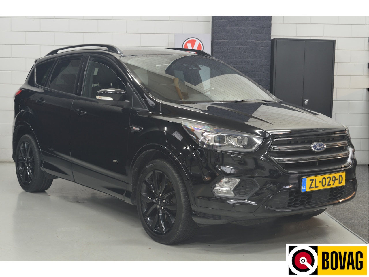 Ford Kuga - 1.5 EcoBoost ST Line AWD // CLIMA // NAVI // CARPLAY // STUUR&STOELVERWARMING // TREKHAAK - AutoWereld.nl