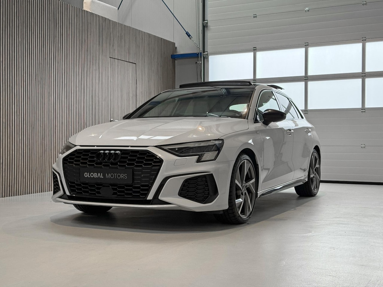 Audi A3 Sportback - 35 TFSI S edition 150 PK - RS STOELEN - PANORAMADAK - AUTOMAAT -VIRTUAL COCKPIT - STOELVER - AutoWereld.nl