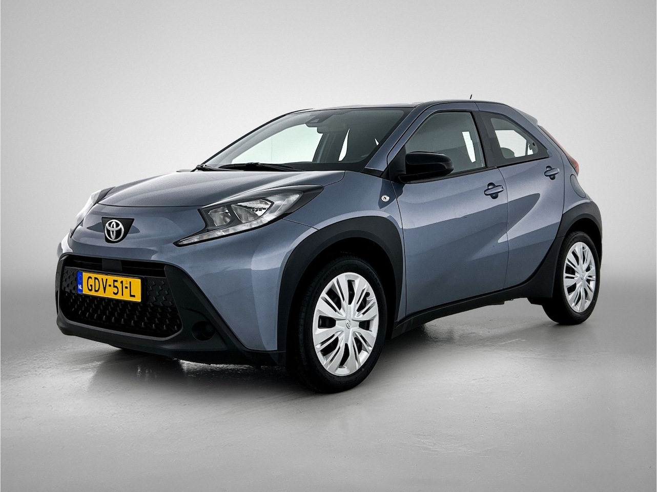 Toyota Aygo X - 1.0 VVT-i MT play 1.0 VVT-i MT Play - AutoWereld.nl