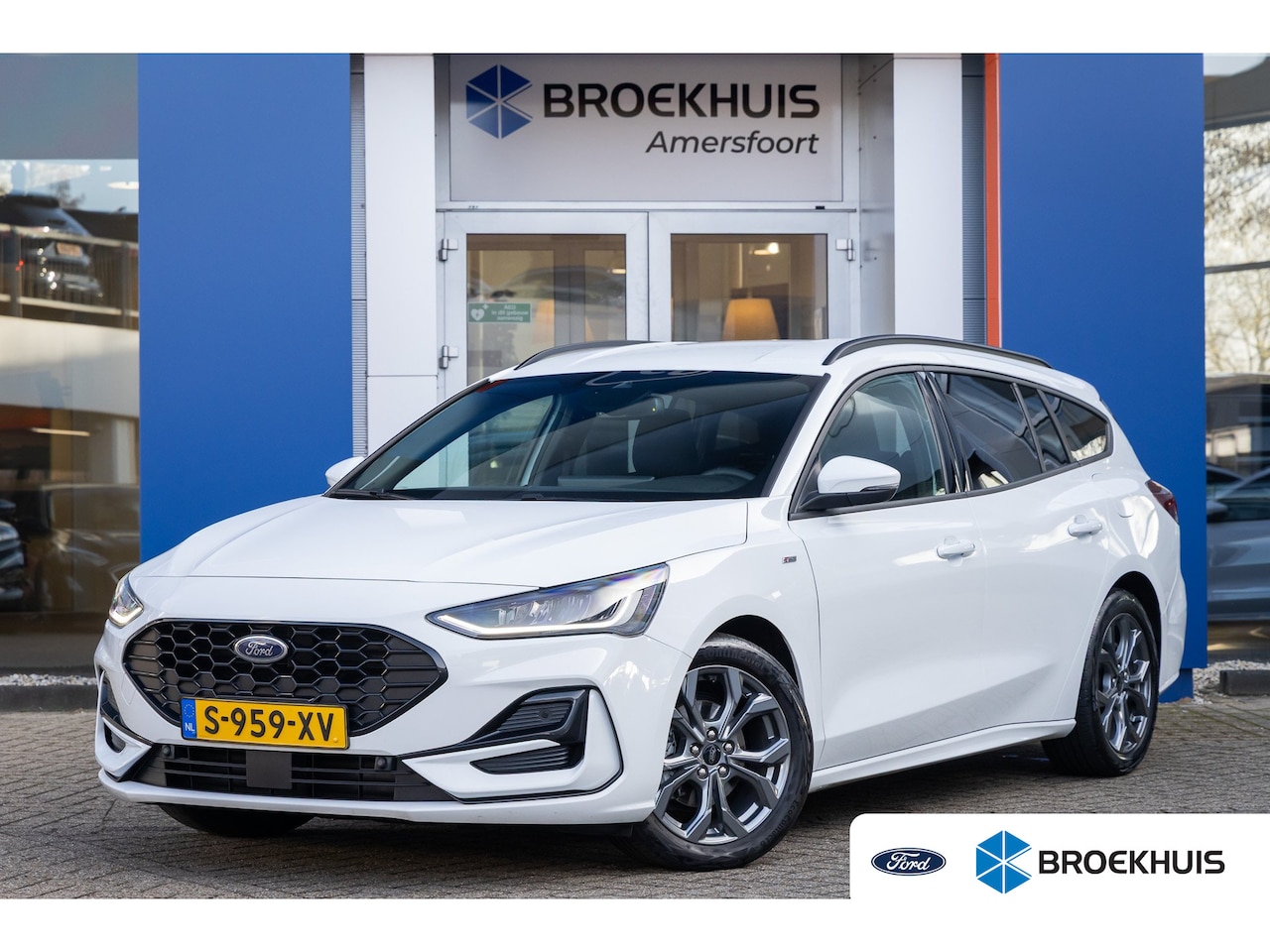 Ford Focus Wagon - 1.0 EcoBoost Hybrid ST Line | Trekhaak uitklapbaar | Stuur/stoel/voorruit verwarming | Nav - AutoWereld.nl
