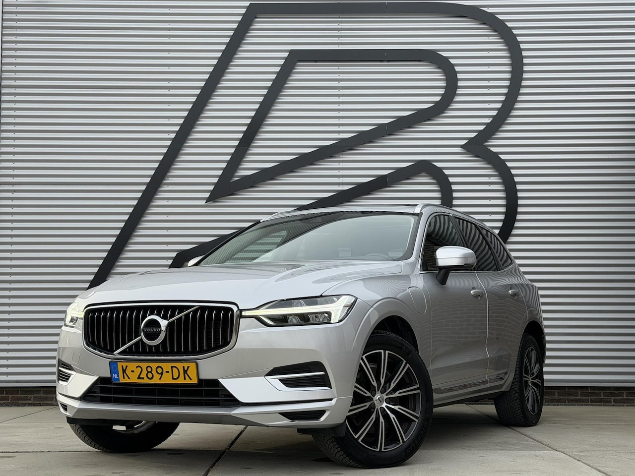 Volvo XC60 - 2.0 Recharge T6 AWD Inscription 1e Eigenaar,Pano,Leder,Navi,340pk,PDC,Dealer Onderhouden,N - AutoWereld.nl