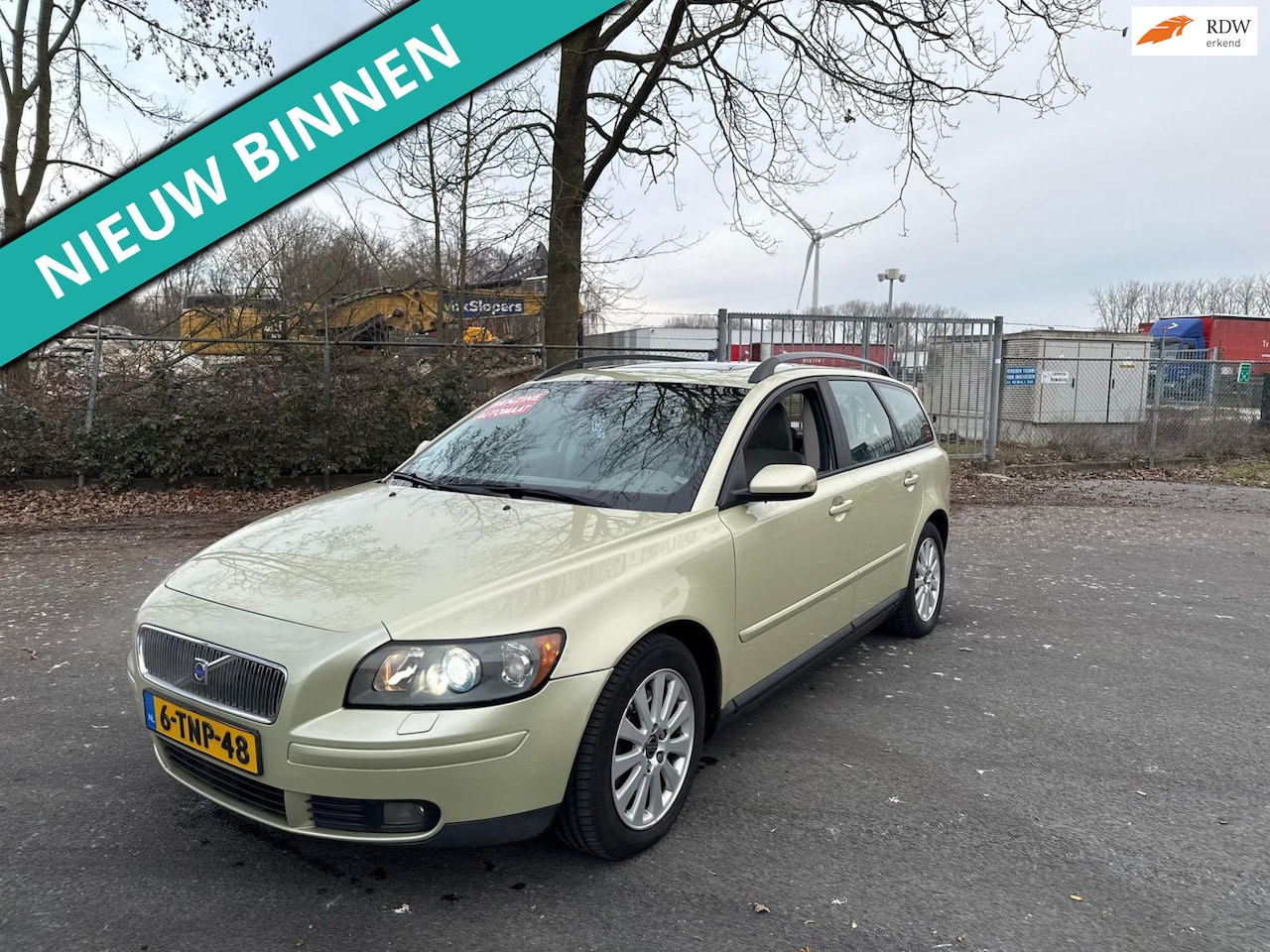 Volvo V50 - 2.4i Kinetic LEUKE AUTO MET FIJNE AUTOMAAT - AutoWereld.nl